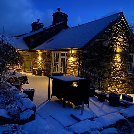 Garth Engan Private Self Contained B&B With Garden Area คลันเบดเดอ ภายนอก รูปภาพ