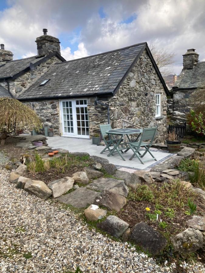Garth Engan Private Self Contained B&B With Garden Area คลันเบดเดอ ภายนอก รูปภาพ
